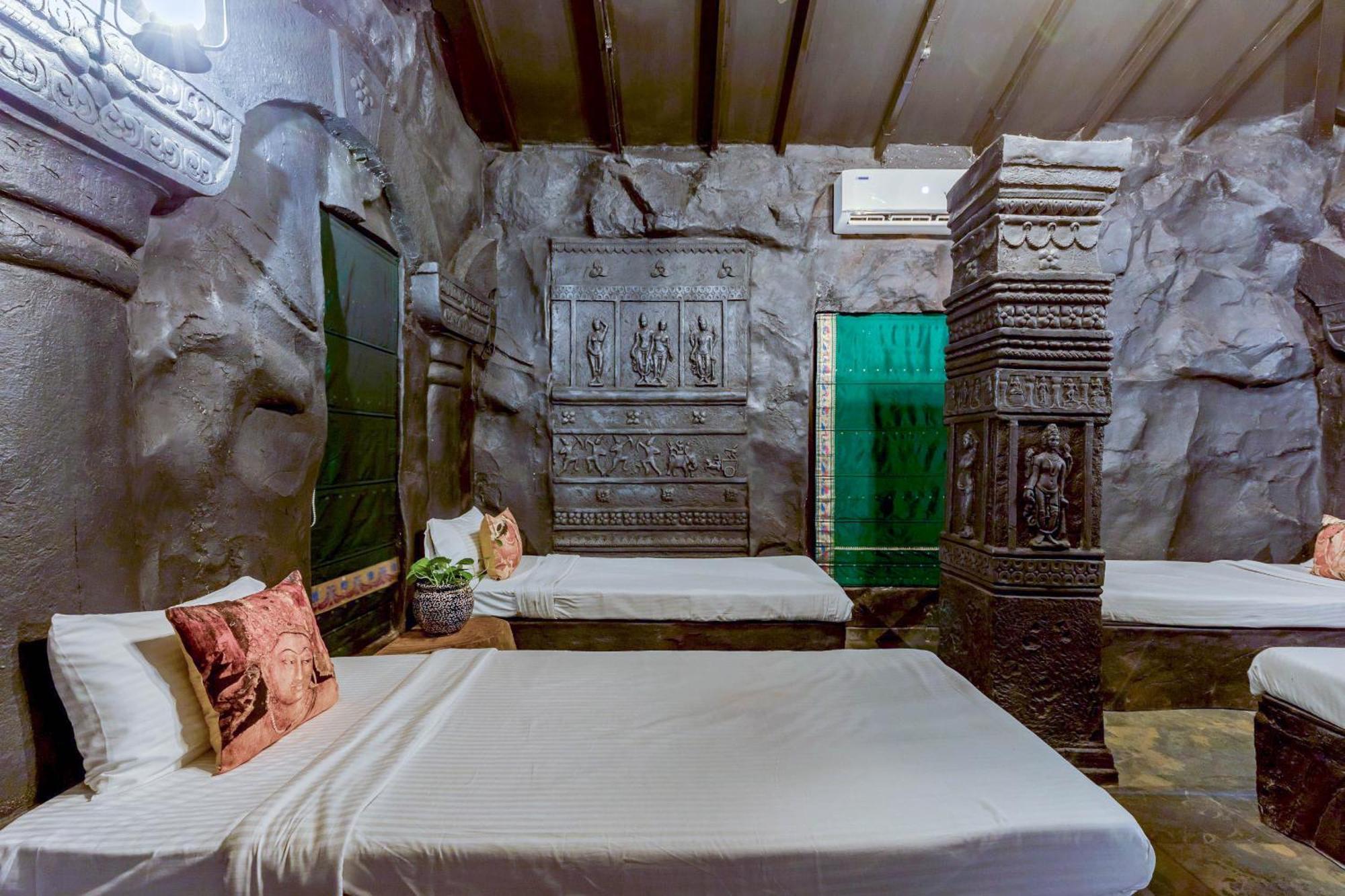 Dio Regaalo Theme Resort, Ratnagiri Bagian luar foto