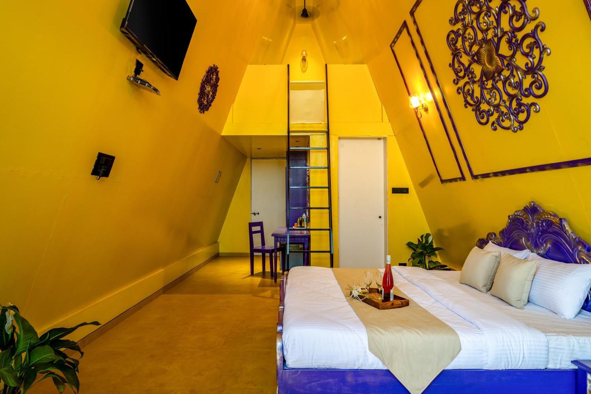 Dio Regaalo Theme Resort, Ratnagiri Bagian luar foto