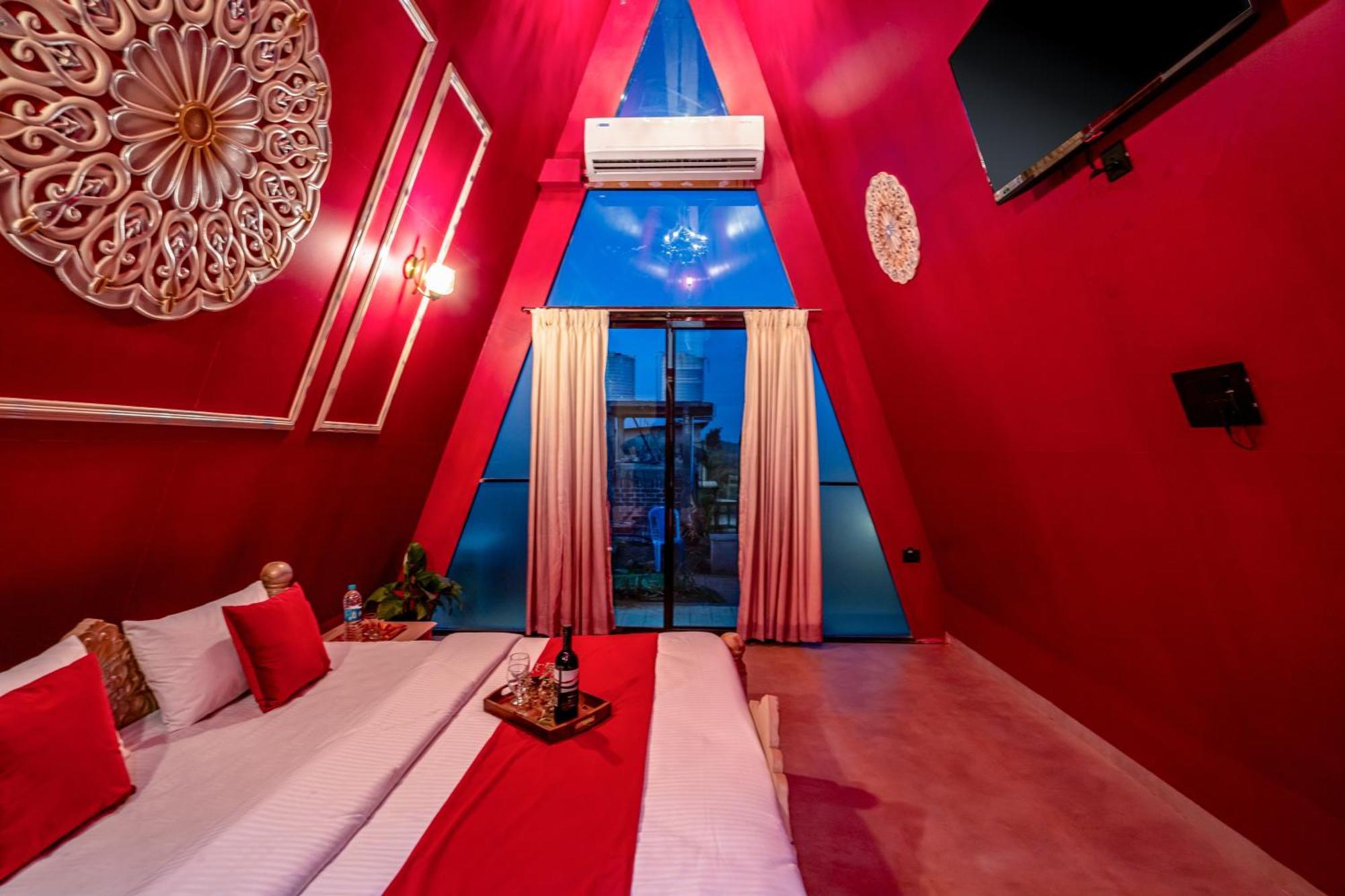 Dio Regaalo Theme Resort, Ratnagiri Bagian luar foto