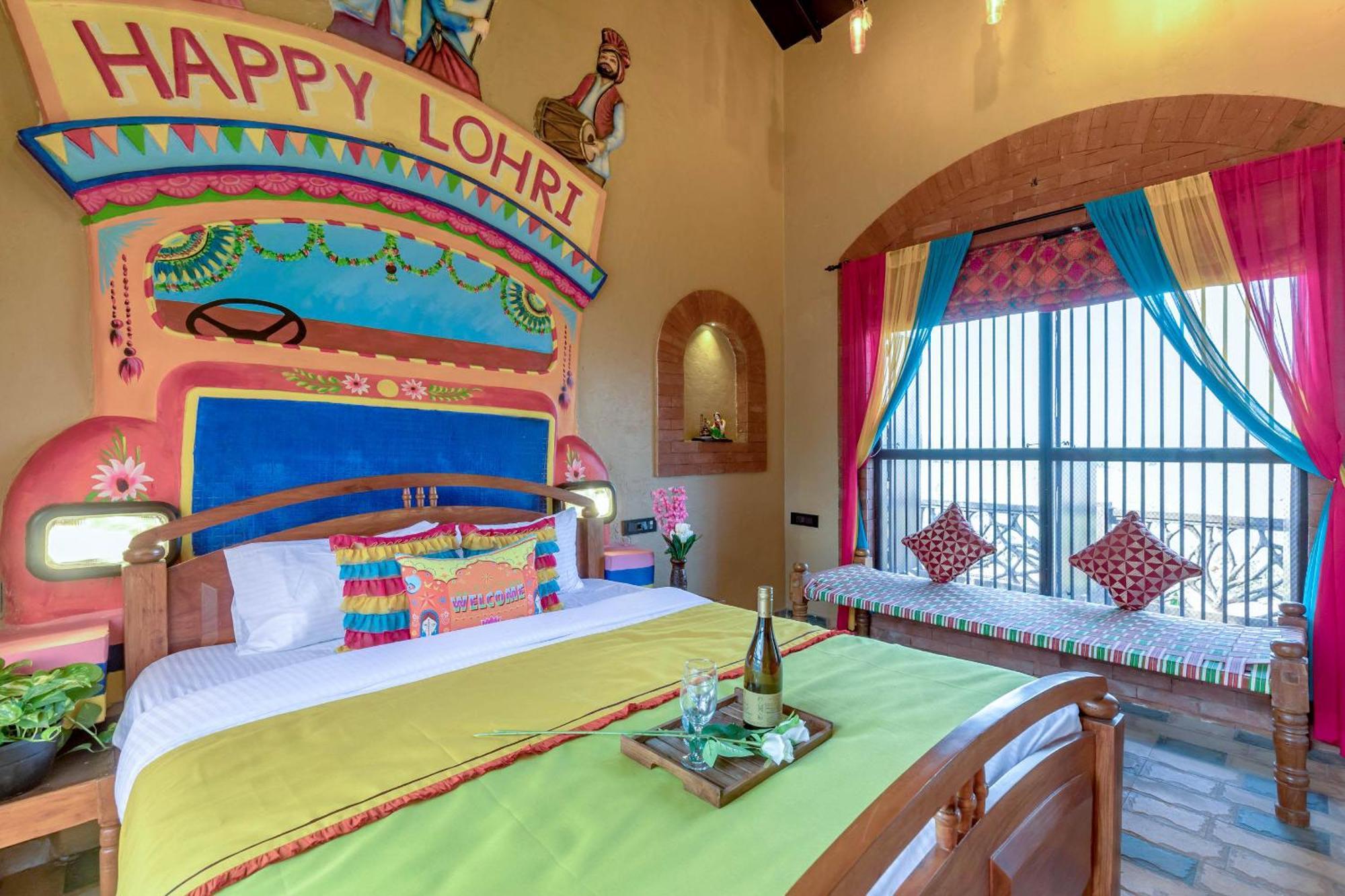 Dio Regaalo Theme Resort, Ratnagiri Bagian luar foto