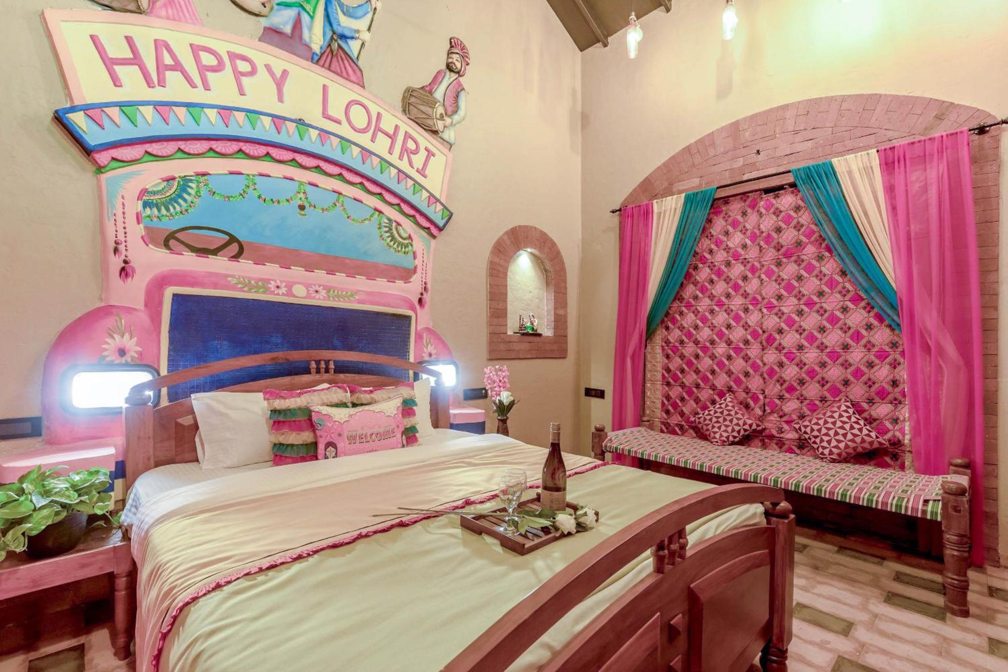 Dio Regaalo Theme Resort, Ratnagiri Bagian luar foto