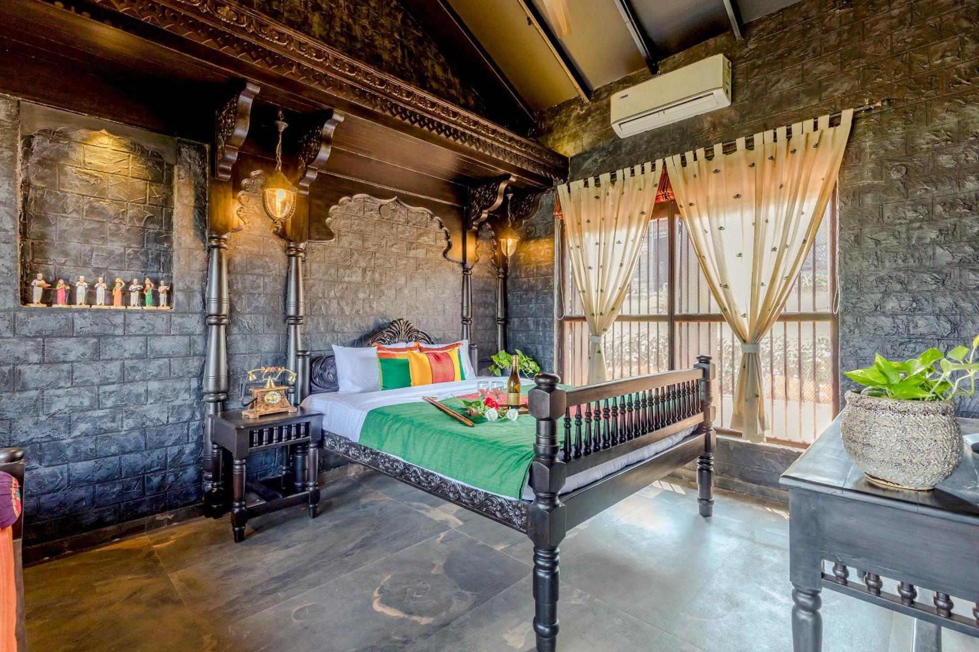 Dio Regaalo Theme Resort, Ratnagiri Bagian luar foto
