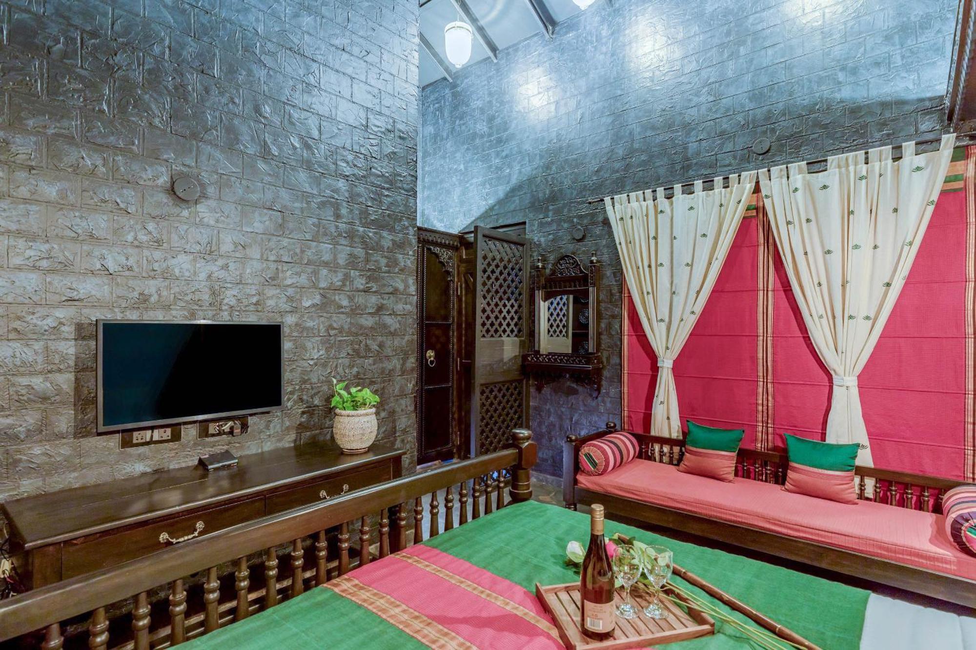 Dio Regaalo Theme Resort, Ratnagiri Bagian luar foto