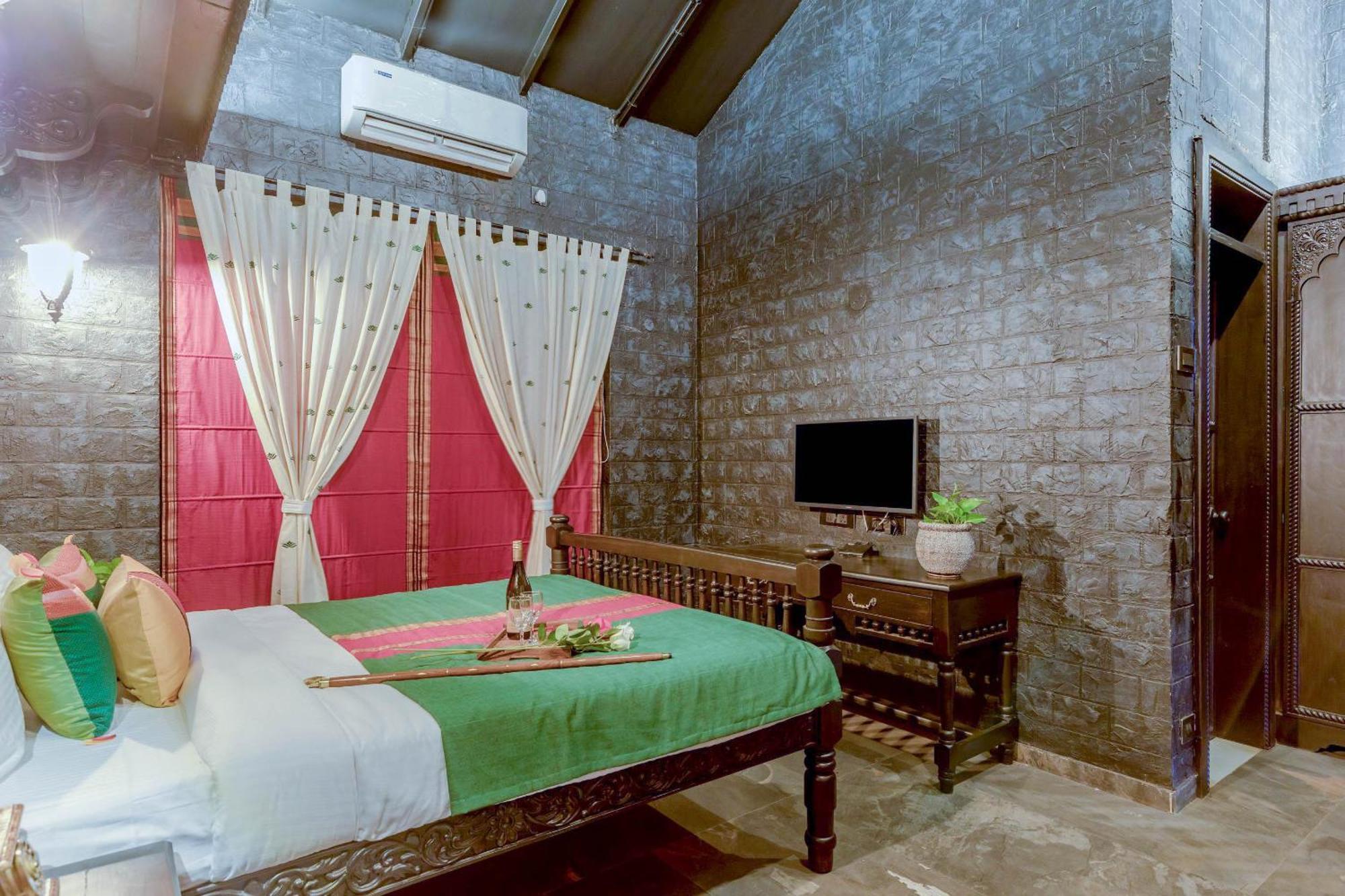 Dio Regaalo Theme Resort, Ratnagiri Bagian luar foto