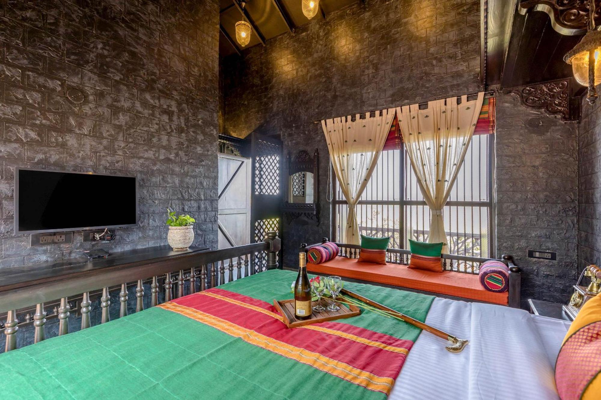 Dio Regaalo Theme Resort, Ratnagiri Bagian luar foto